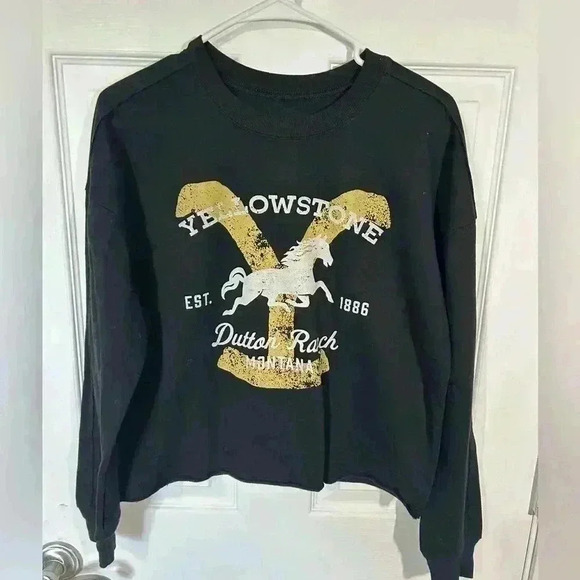 Yellowstone Dutton Ranch Montana Graphic Cropped Sweatshirt Size M. Black Yellow - Picture 1 of 7